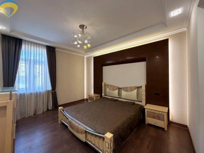 Продам 3-кімнатну квартиру з терасою та каміном на Молдаванці - фото 1
