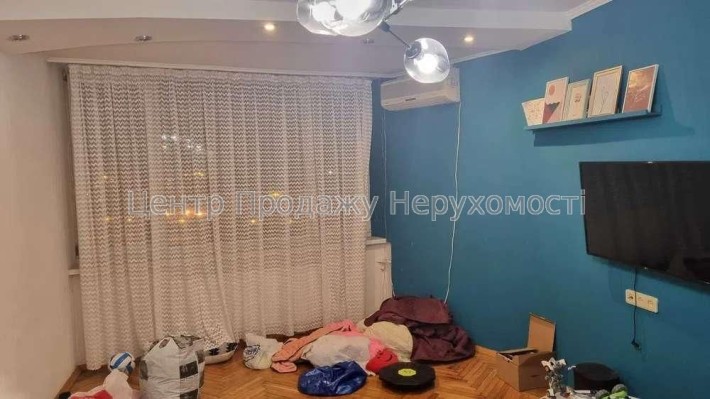 R8 Продам 3к квартиру в житловому стані з видом на Набережну - фото 1