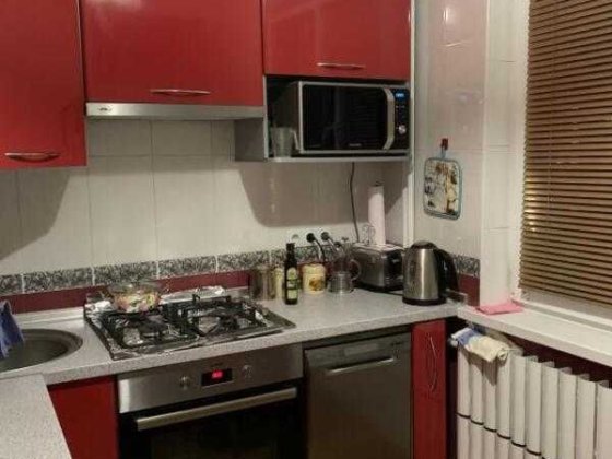 Продам 2 кімнатну кв. біля метро. Салтівка Харків