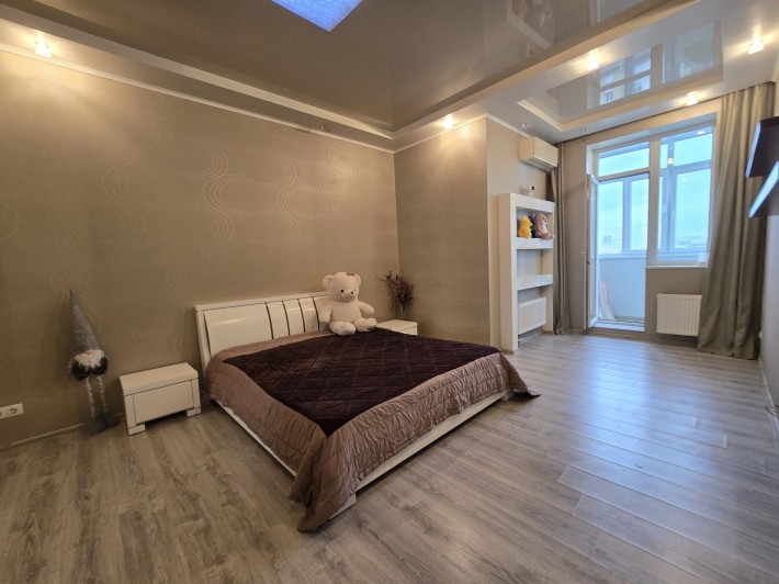Продам 2 кім кв-ра пр-т Героїв Харкова 131 б,м.Захистників України - фото 1