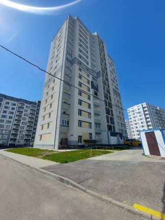 Продам 1к квартиру улучшенной планировки ЖК Сказка метро Холодная гора - фото 1