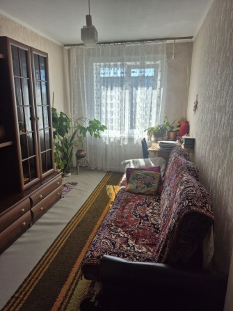 В продаже трехкомнатная квартира на Космонавтов - фото 1