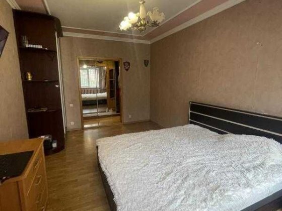 Продам 3-кімнатну квартиру з ремонтом на Таїрова Одеса