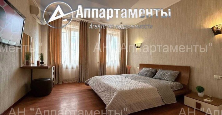 Продам в Центре 1к.квартиру, сталинку, 100% ж/б, 48/20/14, капремонт - фото 1