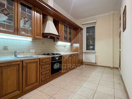 Продам Большую 5-комн. квартира 210 м² отдельный вход Павлово Поле
