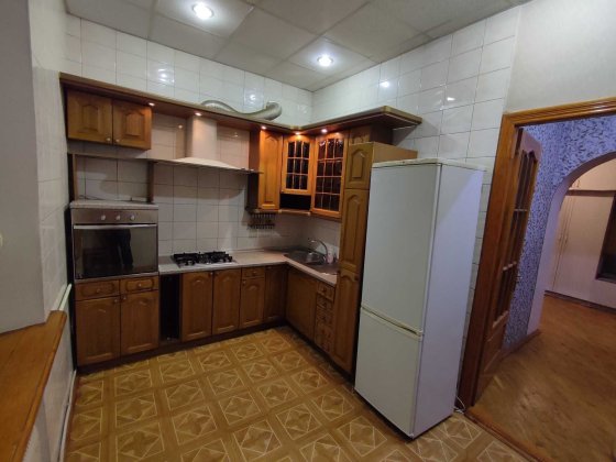 Продаю 3х комнатную квартиру ул.Никольская  с Автономным отоплением Николаев