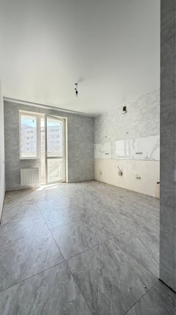 Продам Лучшая цена в комплексе! 1-комнатная квартира 37,5 м² с ремонтом - фото 1