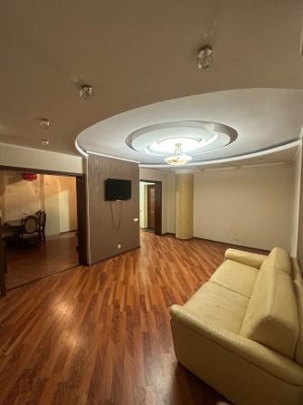 Продам просторную Зх комн. квартиру пр. Аэрокосмический, 41/2 - фото 1
