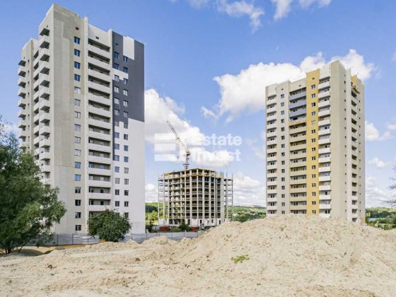 Продам 3 кімн. квартиру на вул. Нескорених, 1К, ЖК Оазіс Харків
