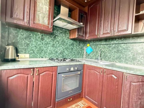 Простора 3-кімнатна квартира 64 м² біля метро Салтівське  — заходь і живи