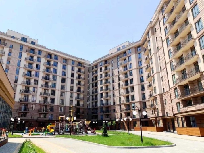 ВЛАСНЕ ПАТІО БІЛЯ МОРЯ! 68 м² СВОБОДИ ДЛЯ ВАШИХ ІДЕЙ У БУДИНКУ З ЧЕРВОНОЇ ЦЕГЛИ - фото 1