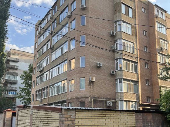 Продаж шикарної трьокімнатної квартири в центрі міста
