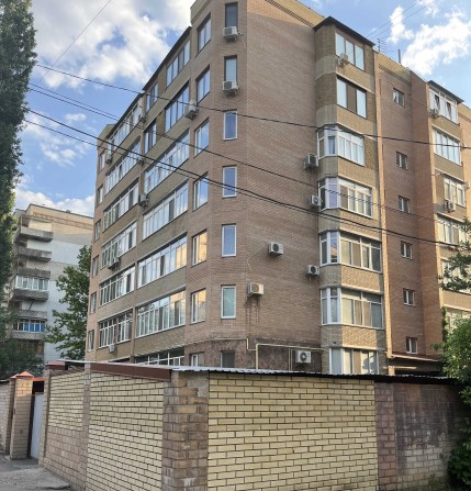 Продаж шикарної трьокімнатної квартири в центрі міста - фото 1