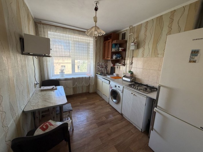 Продаж 3 кімнатної квартири вул. Космонавтів, зуп. Електронна - фото 1