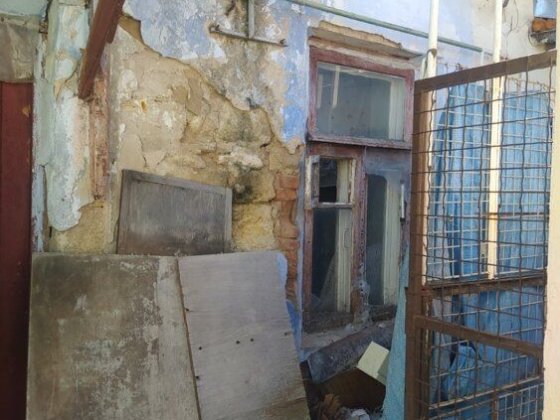 1 к. жилкоп 30 м Центр города ул. Сенная, 2 окна фасад, свет, газ Николаев