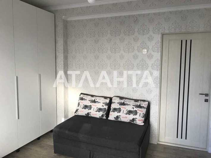 В продаже 2 комнаты в комунальной квартире на Шилова с кап.ремонтом. - фото 1