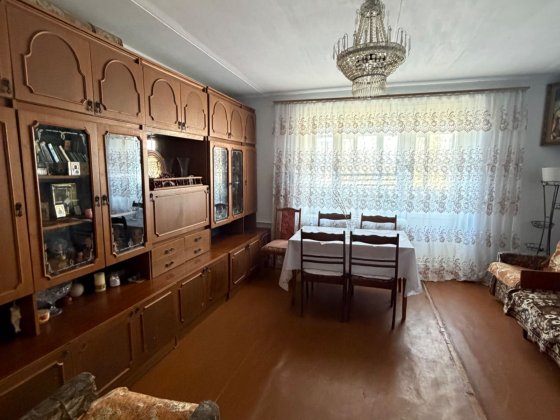 Продається 4 кімнатна квартира на Площі Перемоги