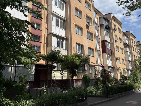 Продаю 3 кімнатну квартиру Паркова ПТЗ Юність