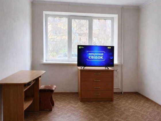 СРОЧНО! Продам 1-комн. квартиру с большой кухней и капремонтом на Черемушках, возле парка и рынка. М Одеса