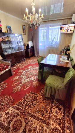 2 кімнатна квартира з ремонтом 1 поверх,ринок" Колос " - фото 1