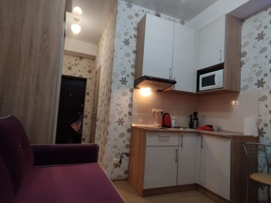 Продаж великої,затишної еврогостинки з балконом,Центр,трц Нікольский