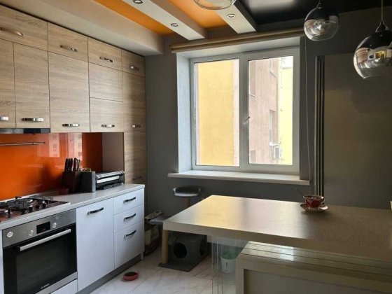 Продаж 2-к квартири з дизайнерським ремонтом 78 м2 ЖК Молодіжне містечко! (17209)