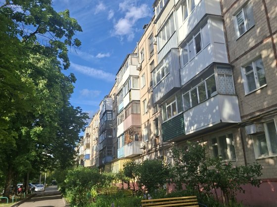 Продам 3кв.Новые Дома рн 22 больницы ул.Ньютона 143 Харків