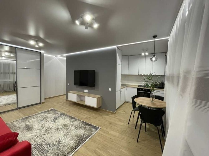 Науки 41А! Метро 23 Августа 1 мин. Продам 1К 35 м2 с ремонтом - фото 1