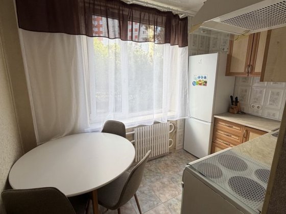 Продам 1 кв  пр. Победы 67  2/12