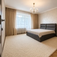 Продам 1-кімнатну квартиру з капітальним ремонтом на вул. Львівській, 1, площа 40,2 м² + комора 7 м² Киев