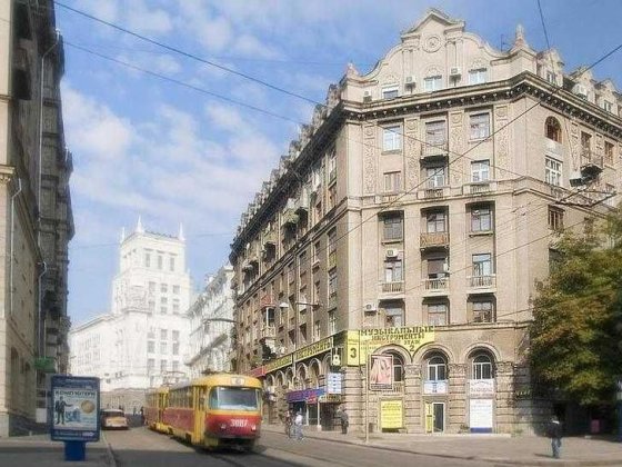 СТАЛИНКА с лифтом! Ж/Б! Героев Харькова 3! Конституции! Продам 2К 56 м2 под ремонт ТОРГ