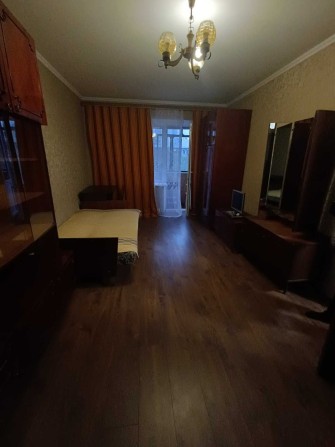 Здам хорошу 1к кв-ру з ГАЗОВОЮ плитою з меблями та технікою в центрі - фото 1