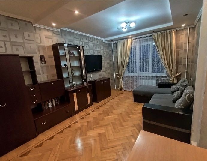 Здам в оренду 2-х кімнатну квартиру на Виноградарі , просп. Свободи 46. 4/10 - фото 1