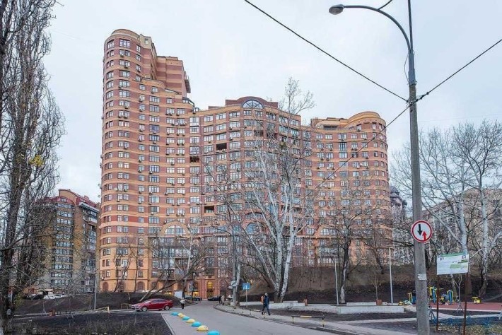 2 -кімнатна - 83 м , Коновальця 36В,  є інвертор, паркінг на 2 авто, індив. кімната в паркінгу - фото 1