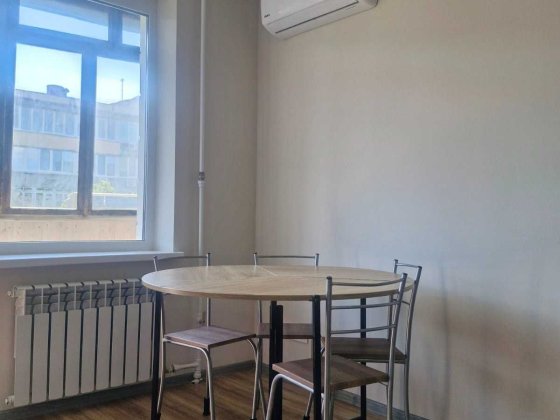 Перша здача. Новий ремонт. Солом'янський ринок, вул. Григорія Кочура 6