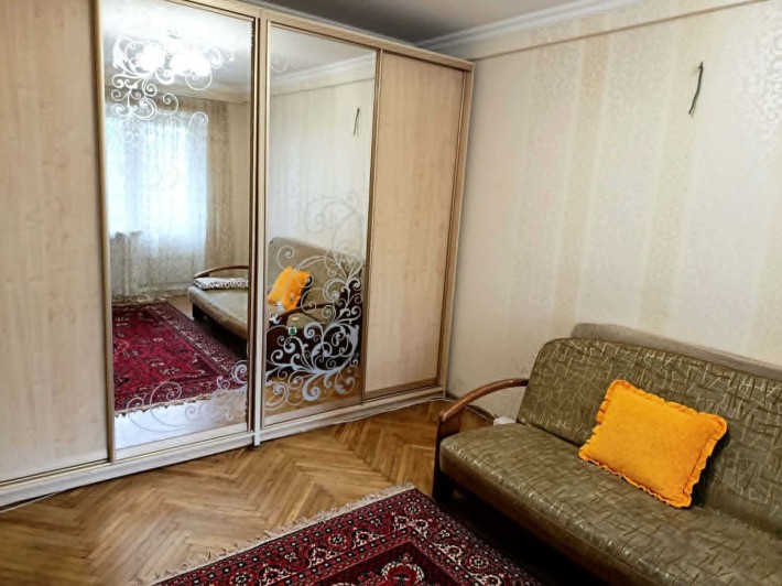 Без комісії! Здам трикімнатну квартиру біля ст. метро Політехнічна - фото 1