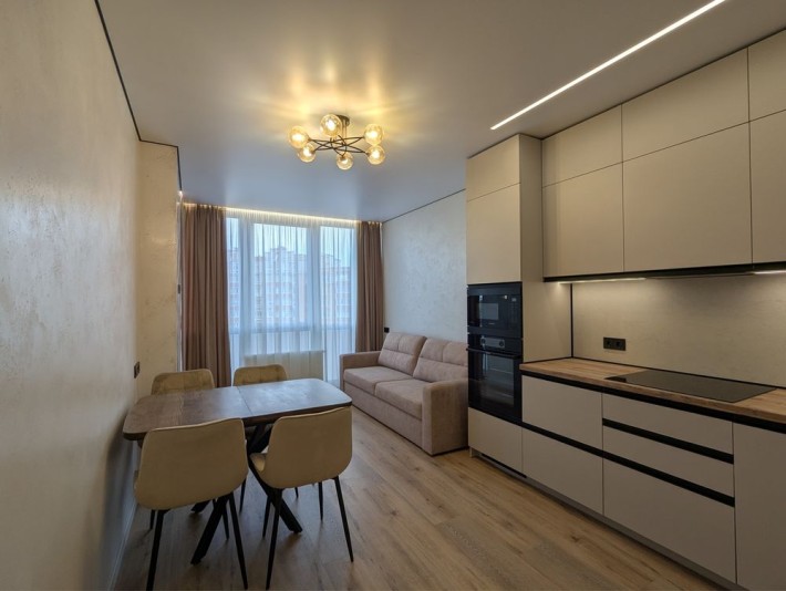 Оренда сучасної однокімнатної квартири з ремонтом. ЖК Центральний2 Ірпінь. - фото 1