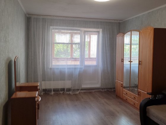 Є Газ. ОРЕНДА гарної 1-ї кв, на Троєщині. Вул Милославська 23. 1 поверх.
