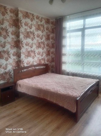 Квартира з панорамним видом з вікна, світло не вимикають - фото 1