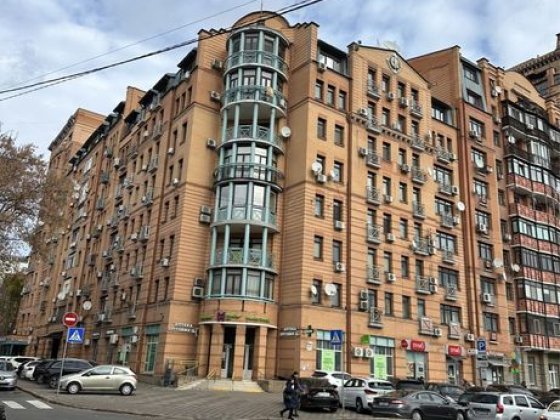 Аренда 4-х комнатная 173 м.кв. Киев , Печерский район Киев