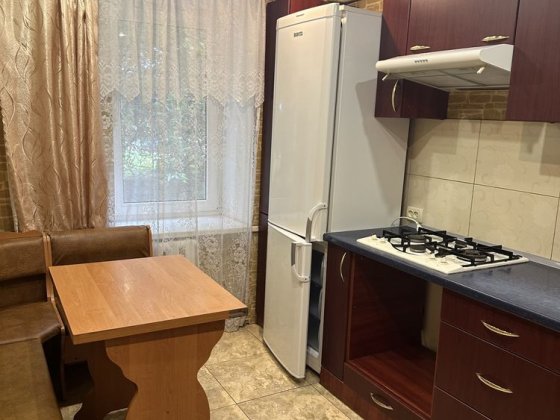 Зуп. Боженка     2 кімнатна квартира в районі Маркетопта Полтава