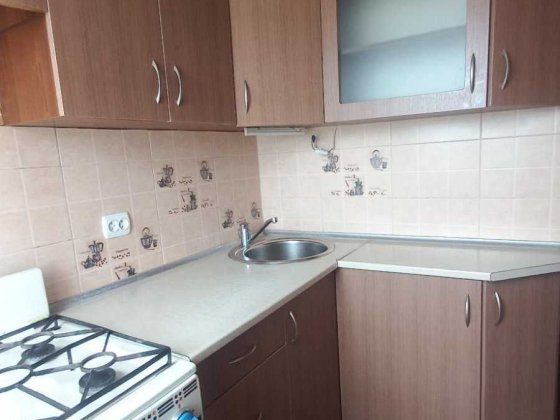Здам 1-кім. по вул.Відінська,р-н 12 школи Ровно
