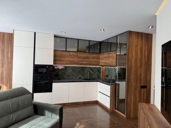 Шикарна 1,5к з дизайнерським ремонтом квартира - фото 1