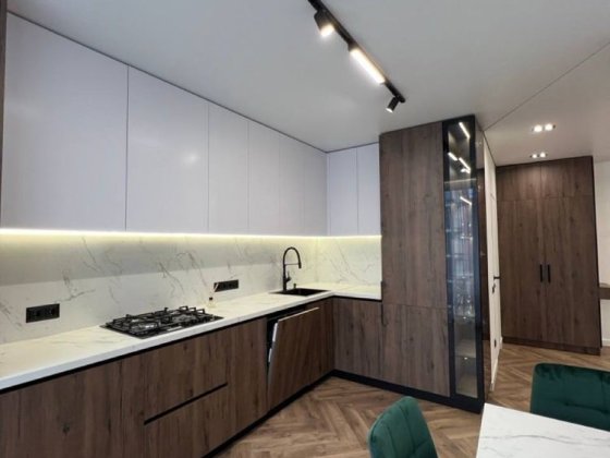 Оренда просторої однокімнатної квартири Family plaza Центр Ивано-Франковск