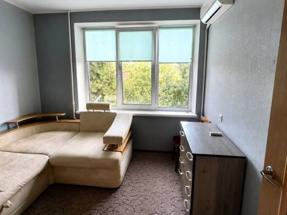 Хороша 1к метро Берестейська Киев