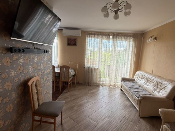 Здам 2х кімнатну квартиру  в центрі. Ціна 13000 грг Ровно