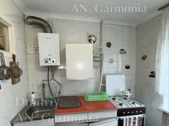 2-к Фурманова, Рядом Атб