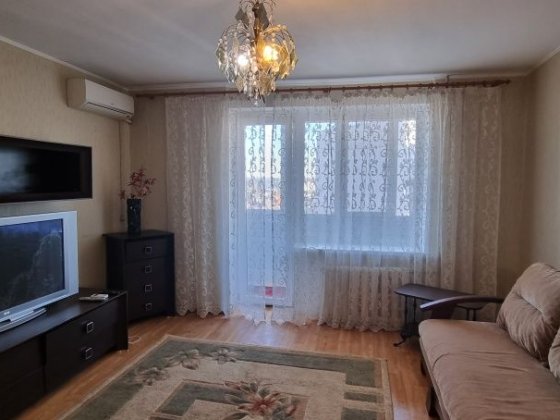 Сучасна квартира на Таврійському . Будинок цегла . Ліфт працює . Херсон