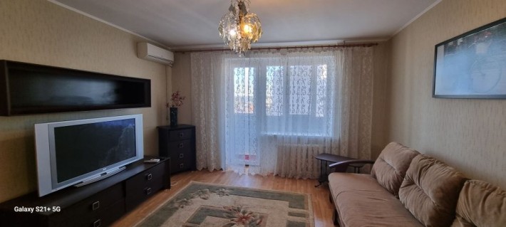 Сучасна квартира на Таврійському . Будинок цегла . Ліфт працює . - фото 1