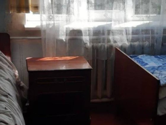 Здається житло для пари похилого віку . Сумы